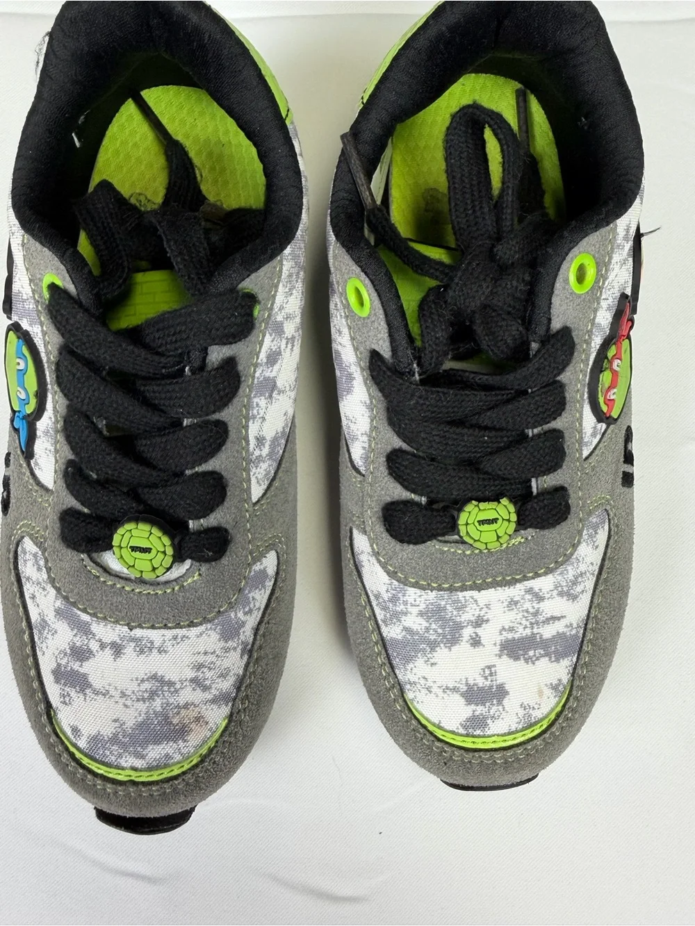 Kids Gray & Neon Green Turtle Accent Sneakers -13